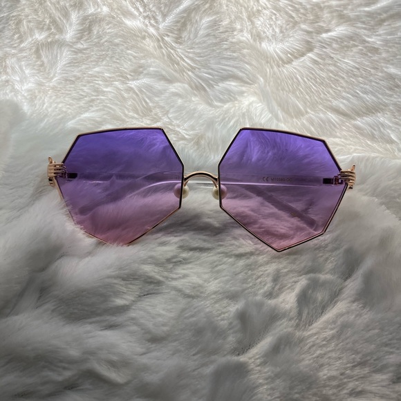 Oversized frames - Picture 1 of 1